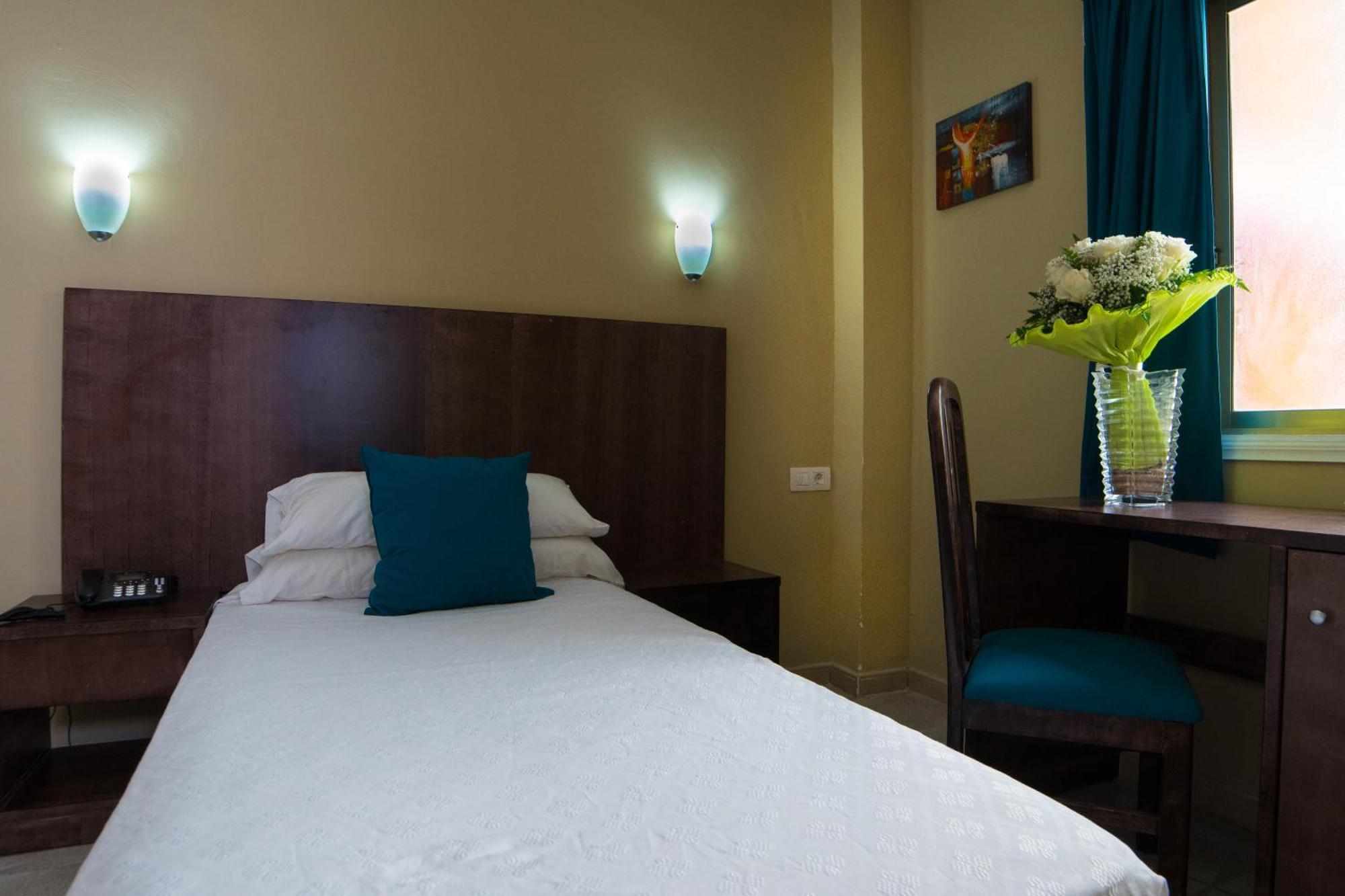 סן איסידרו Hotel Aeropuerto Sur מראה חיצוני תמונה