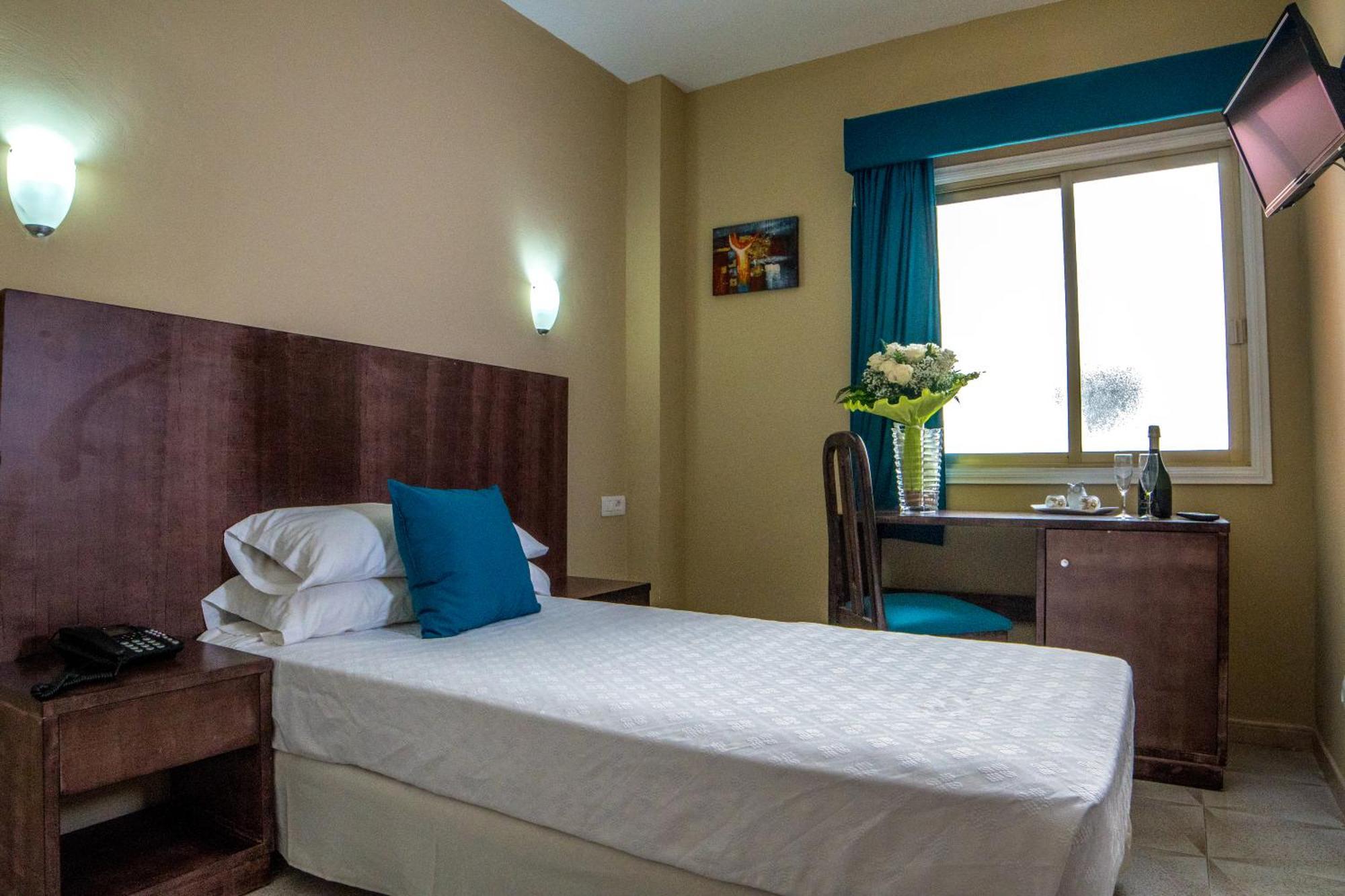סן איסידרו Hotel Aeropuerto Sur מראה חיצוני תמונה